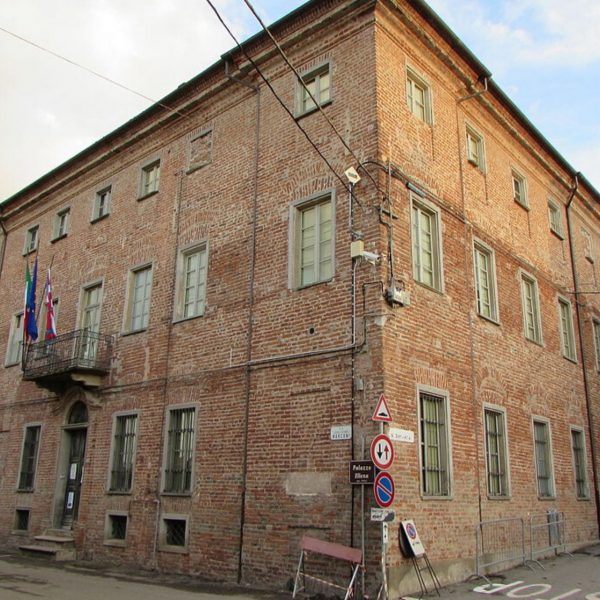 Brusasco_Palazzo Ellena_689x474